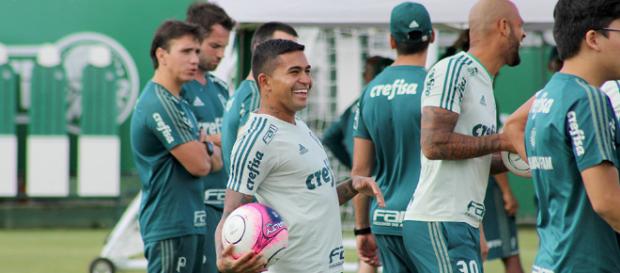 Dudu brinca na Academia de Futebol Dudu brinca na Academia de Futebol