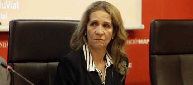 La Infanta Elena, postrada en la cama por una enfermedad que no le ... - bekia.es La Infanta Elena, postrada en la cama por una enfermedad que no le ... - bekia.es