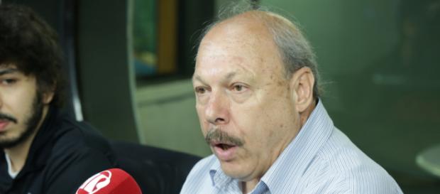 Nova diretoria quer trazer de volta mais um ídolo Nova diretoria quer trazer de volta mais um ídolo