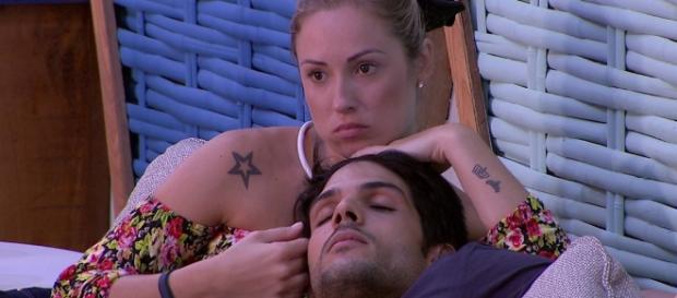 Postura dos brother é condenada por internautas Postura dos brother é condenada por internautas