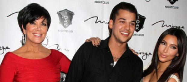Rob Kardashian conta com o apoio da família Rob Kardashian conta com o apoio da família