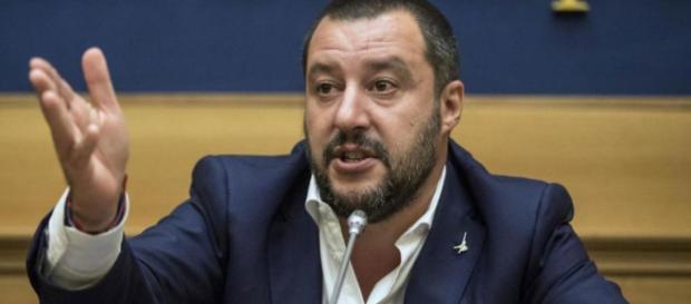 Salvini contro Berlusconi sull'uscita a 67 anni. Salvini contro Berlusconi sull'uscita a 67 anni.