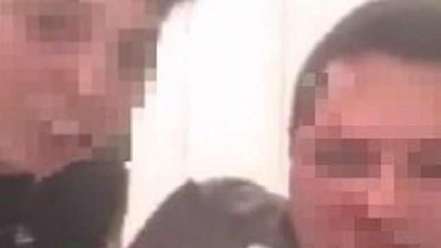 Pedofilo picchiato dalla famiglia del ragazzo addescato