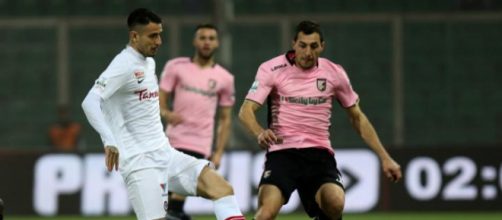 Nella foto, della Lega B, Leandro Greco (in maglia bianca) durante Palermo-Foggia 1-2