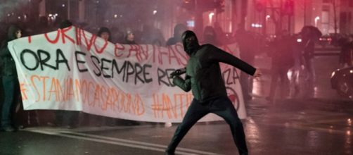 Torino, scontri tra polizia e manifestanti
