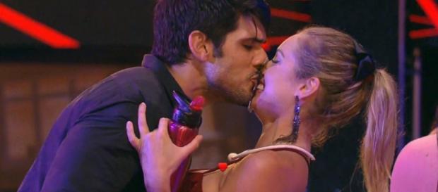 A festa foi pegação total (Captura de vídeo) A festa foi pegação total (Captura de vídeo)