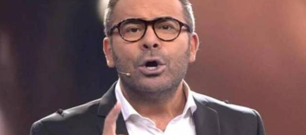 Sálvame: Jorge Javier llama en directo y ¡Estalla! Sálvame: Jorge Javier llama en directo y ¡Estalla!