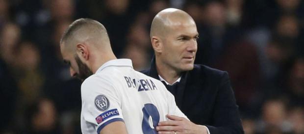 Zidane défend Karim Benzema... ! Zidane défend Karim Benzema... !