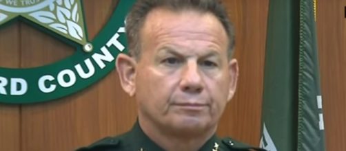 Sherrif Scott Israel is disgusted with officer who failed to protect kids [Image via Assosciated Press / YouTube Screencap]