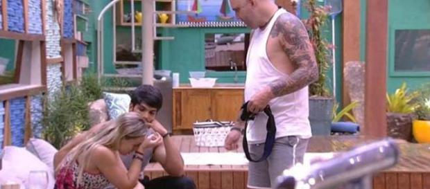 Caruso disse que só estava brincando Caruso disse que só estava brincando