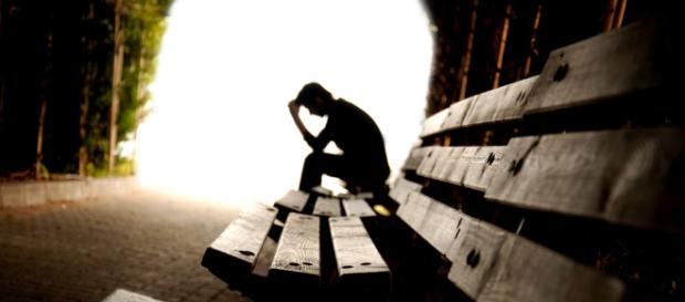 Estudiantes en el Reino Unido se están suicidando Estudiantes en el Reino Unido se están suicidando