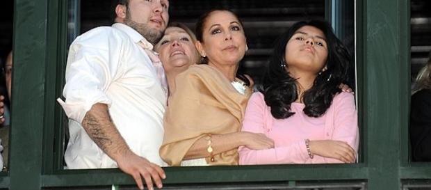 Isabel Pantoja y su rota familia Isabel Pantoja y su rota familia