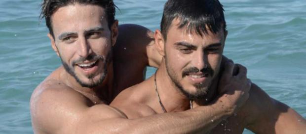 Isola dei Famosi: le nuove foto di Francesco Monte e Marco Ferri Isola dei Famosi: le nuove foto di Francesco Monte e Marco Ferri