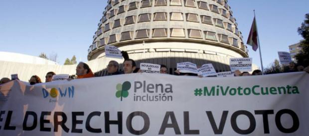 Manifestación ante el Congreso de las personas con discapacidad Manifestación ante el Congreso de las personas con discapacidad