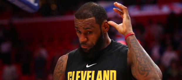 LeBron will stay in Cleveland? - (Image: YouTube/Cavaliers) LeBron will stay in Cleveland? - (Image: YouTube/Cavaliers)