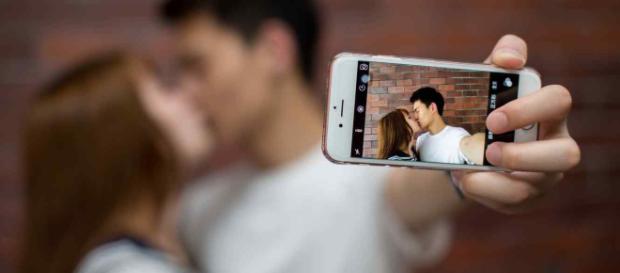 Lo que realmente piensan las personas sobre exhibiciones públicas de afecto Lo que realmente piensan las personas sobre exhibiciones públicas de afecto