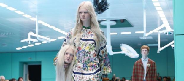 Milano Fashion Week 2018: la sfilata di Gucci tra teste mozzate, doppi e cuccioli di Drago. Milano Fashion Week 2018: la sfilata di Gucci tra teste mozzate, doppi e cuccioli di Drago.