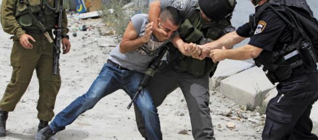 arresto 'injusto' de palestino por soldados arresto 'injusto' de palestino por soldados