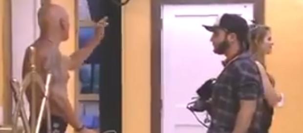 Ayrton pede para Mahmoud não ''se meter'' (Captura de vídeo) Ayrton pede para Mahmoud não ''se meter'' (Captura de vídeo)