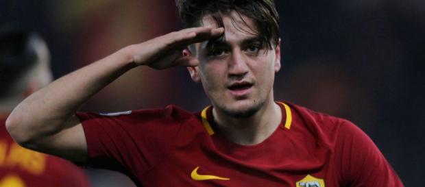 Cengiz Under de Roma celebra el gol contra el Udinese. Cengiz Under de Roma celebra el gol contra el Udinese.