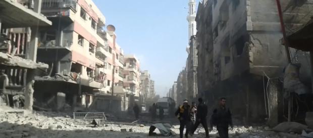 Ghouta Oriental, na capital Síria, Damasco, é controlada por grupos rebeldes extremistas e tem sido atacada pelo governo. Foto: VOA News Ghouta Oriental, na capital Síria, Damasco, é controlada por grupos rebeldes extremistas e tem sido atacada pelo governo. Foto: VOA News
