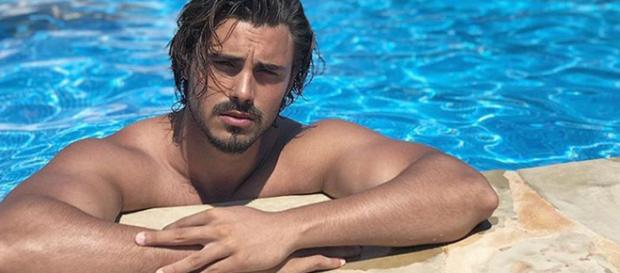 Isola: le indiscrezioni di un'ex naufraga su Francesco Monte Isola: le indiscrezioni di un'ex naufraga su Francesco Monte