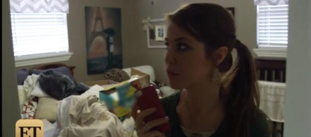 Jana Duggar got a present from her family.-Entertainment Tonight/YouTube Jana Duggar got a present from her family.-Entertainment Tonight/YouTube