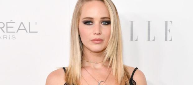 Jennifer Lawrence Makes Her Fifth Christmas Visit to Children's ... (Image via etonline/Youtube) Jennifer Lawrence Makes Her Fifth Christmas Visit to Children's ... (Image via etonline/Youtube)