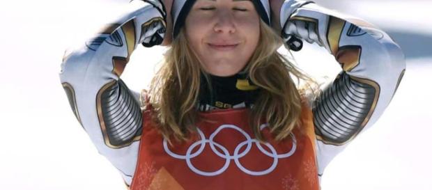 La snowboarder Ester Ledecka gana el oro olímpico del Super-G en ... - nevasport.com La snowboarder Ester Ledecka gana el oro olímpico del Super-G en ... - nevasport.com
