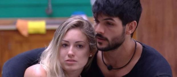 Lucas e Jéssica continuam bem próximos, no BBB18 Lucas e Jéssica continuam bem próximos, no BBB18