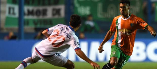 Nacional clasifica a la fase de grupos tras derrotar al club atlético Banfield - Infobae Nacional clasifica a la fase de grupos tras derrotar al club atlético Banfield - Infobae