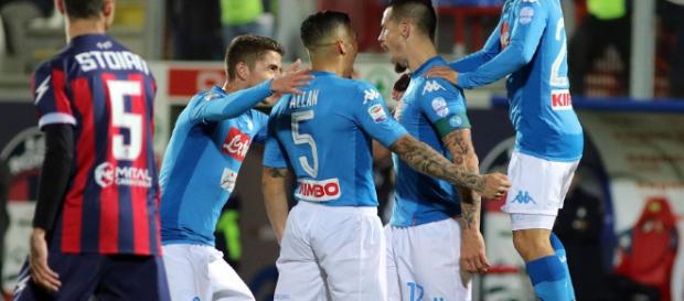 Napoli y Juventus compiten de cerca por el liderato de la Serie A - sportsfeverpicks.com Napoli y Juventus compiten de cerca por el liderato de la Serie A - sportsfeverpicks.com