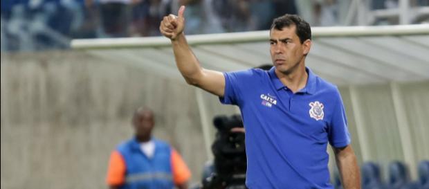 O técnico Fábio Carille deve decidir a titularidade do atleta. (foto reprodução) O técnico Fábio Carille deve decidir a titularidade do atleta. (foto reprodução)
