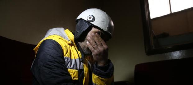 Rescatista encuentra a su propia madre entre los escombros Rescatista encuentra a su propia madre entre los escombros