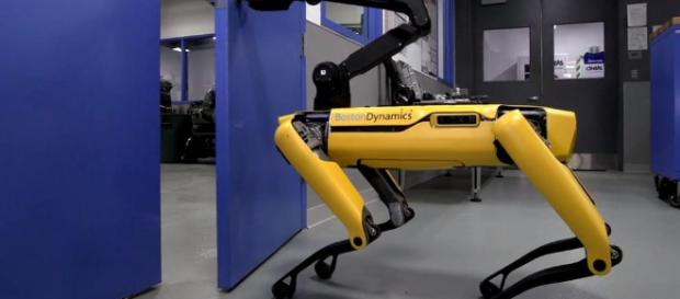 YouTube: Los perros robot de Boston Dynamics ya pueden abrir puertas - lavanguardia.com YouTube: Los perros robot de Boston Dynamics ya pueden abrir puertas - lavanguardia.com