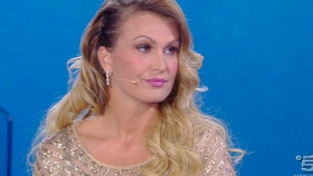 Gossip: Eva Henger torna sul 'canna-gate' e parla di Marco Ferri e De Martino.