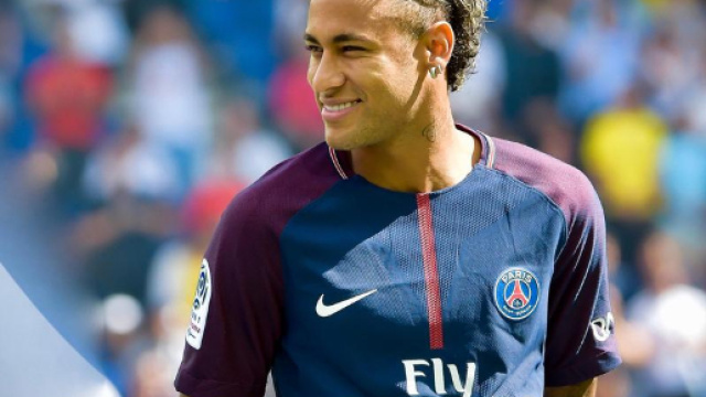 Neymar, blessé contre l'OM, pourrait manquer le match retour contre le Real