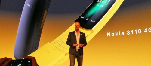 Nokia 8110: il telefono banana è tornato!