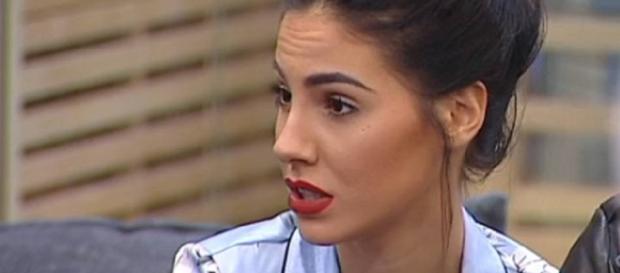 Giulia De Lellis: gaffe e critiche per la fidanzata di Andrea Damante Giulia De Lellis: gaffe e critiche per la fidanzata di Andrea Damante