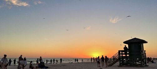 Siesta Beach photo credit Fred Hsu on en.wikipedia