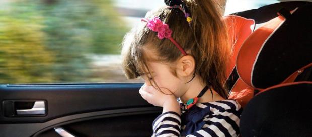Cómo evitar que los niños se mareen en el coche | Autocasión - autocasion.com Cómo evitar que los niños se mareen en el coche | Autocasión - autocasion.com