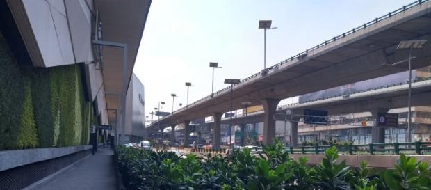 El paisaje urbano del Siglo XXI en el vértice entre la ciudad y el Estado de México. El paisaje urbano del Siglo XXI en el vértice entre la ciudad y el Estado de México.
