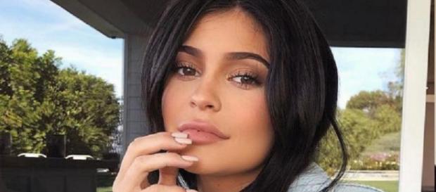 Han pasado solo unas pocas semanas desde que Kylie Jenner compartió un vistazo de su nuevo paquete de alegría, Stormi Webster para el mundo. Han pasado solo unas pocas semanas desde que Kylie Jenner compartió un vistazo de su nuevo paquete de alegría, Stormi Webster para el mundo.