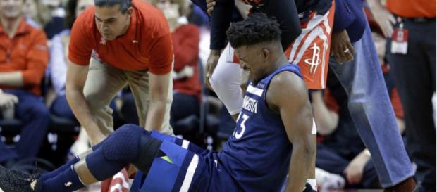 Jimmy Butler sufre una lesión en el menisco de su rodilla derecha. Jimmy Butler sufre una lesión en el menisco de su rodilla derecha.