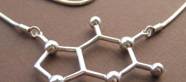 Joyería en forma de fórmula estructural. Joyería en forma de fórmula estructural.