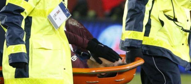 Le PSG bat facilement Marseille mais Neymar se blesse - theworldnews.net Le PSG bat facilement Marseille mais Neymar se blesse - theworldnews.net