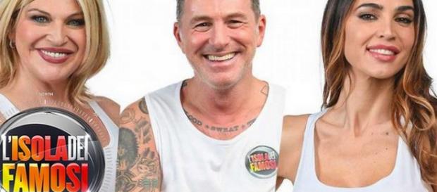 Isola dei Famosi 2018: uno tra Filippo Nardi, Nadia Rinaldi e Cecilia Capriotti potrebbe rientrare. Isola dei Famosi 2018: uno tra Filippo Nardi, Nadia Rinaldi e Cecilia Capriotti potrebbe rientrare.