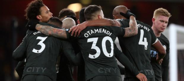 Manchester City venció al Arsenal 3-0 en la Premier League el jueves por la noche Manchester City venció al Arsenal 3-0 en la Premier League el jueves por la noche
