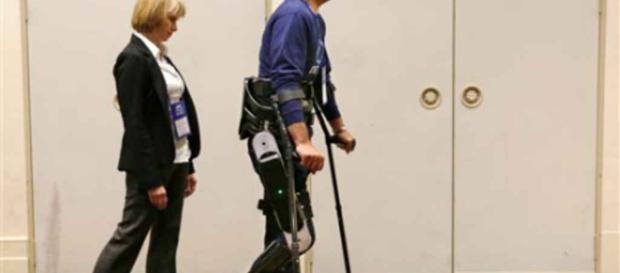 Robots portátiles ayudan en rehabilitación a paralíticos Robots portátiles ayudan en rehabilitación a paralíticos