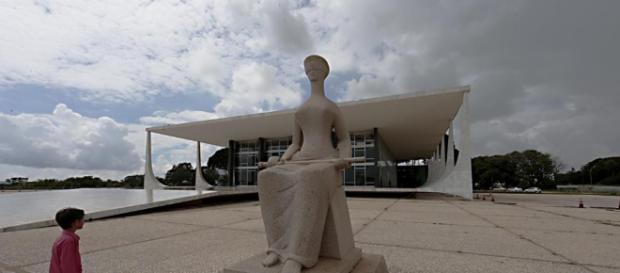 STF paga auxílio-moradia mesmo para juízes auxiliares que morem em Brasilia. STF paga auxílio-moradia mesmo para juízes auxiliares que morem em Brasilia.